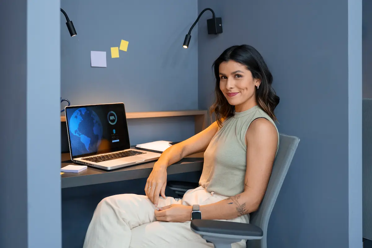 middle-aged-hispanic-business-people